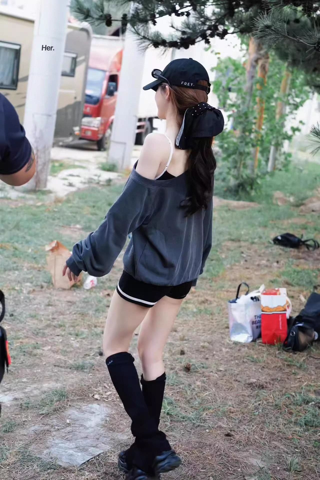 원본 레트로 비스듬한 어깨 오프숄더 가을 새로운 루즈핏 풀오버 스웨트셔츠 긴팔 패션 느긋한 느슨함 센스 맨위 상세 이미지 15