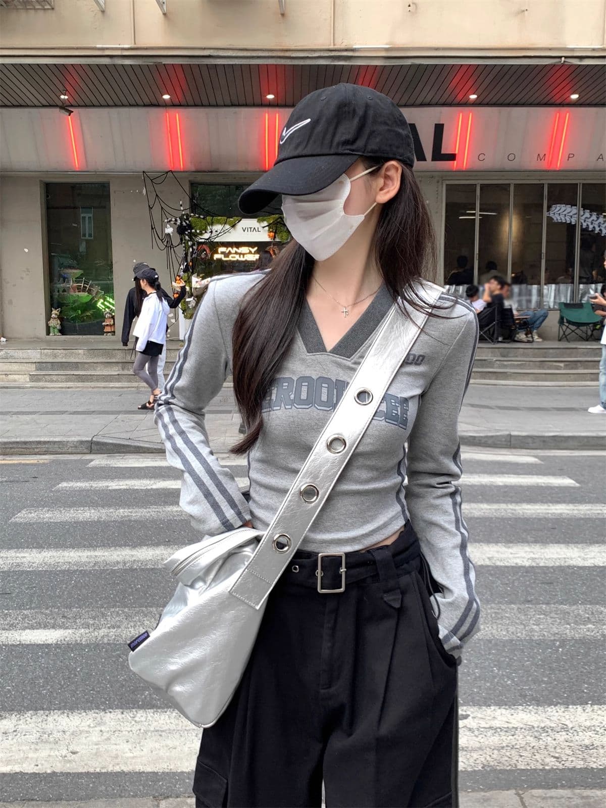 40 1 1 리브 면 가을 여성 의류 새로운 몸매 가꾸기 V넥 알파벳 프린트 기본 셔츠 핫걸 긴팔 티셔츠 상세 이미지 10