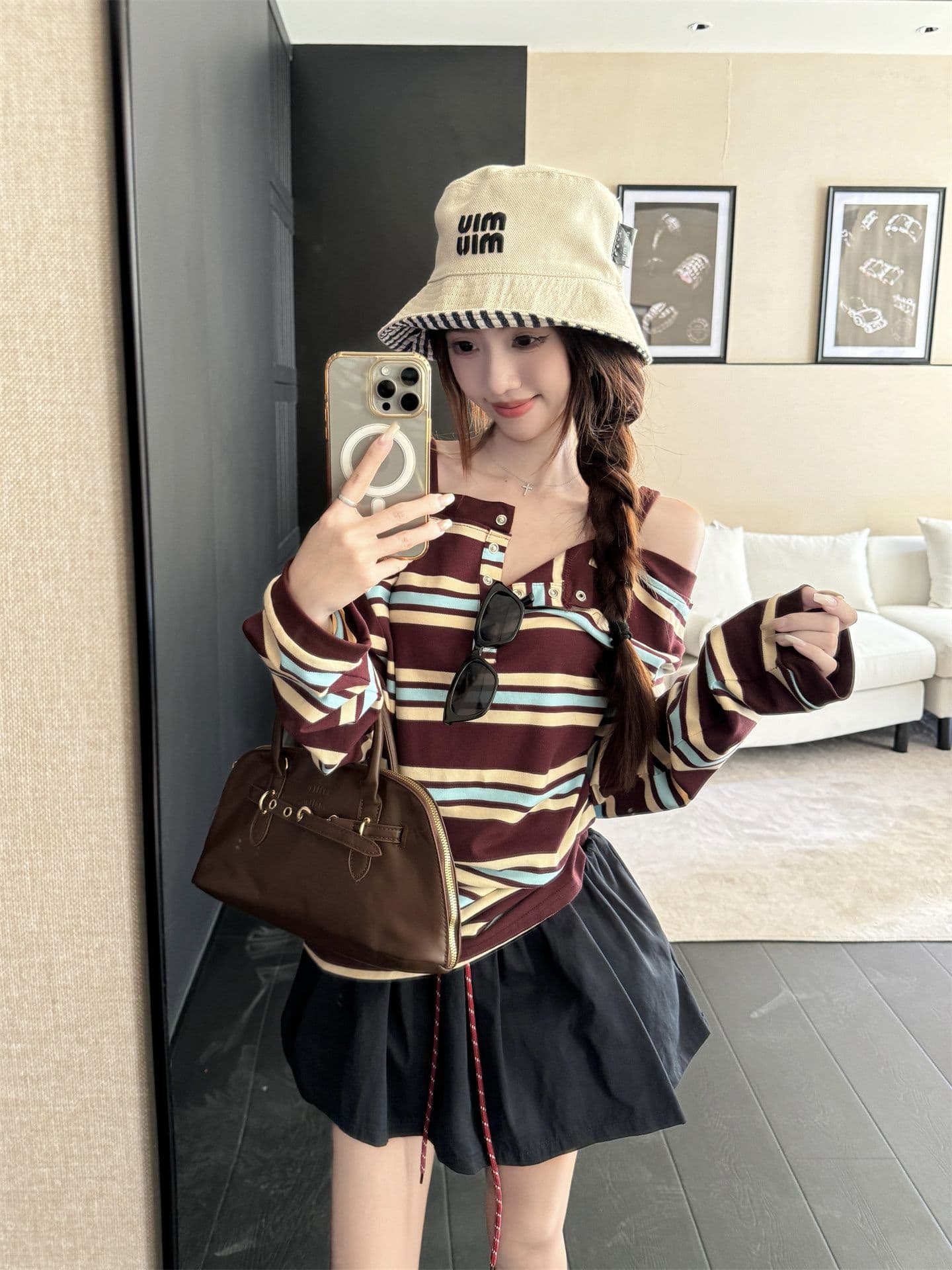 있음 선적 원본 품질 한 부서 배색 스트라이프 패치워크 오프숄더 긴팔 티셔츠 여성 가을 Chic 맨위 이미지 4
