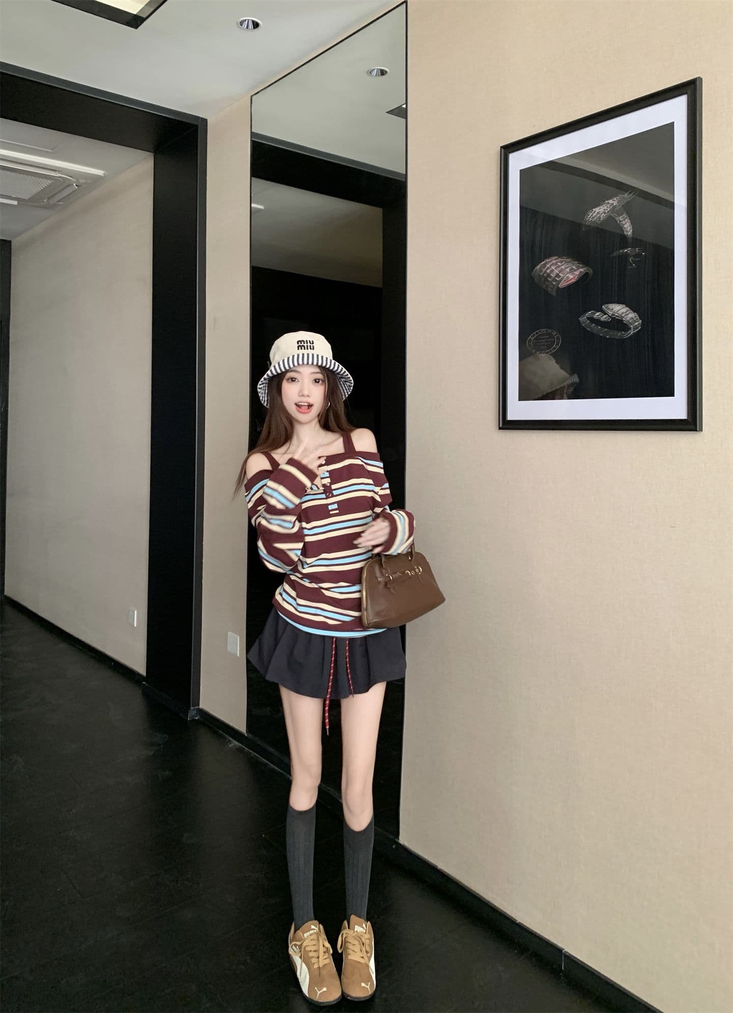 있음 선적 원본 품질 한 부서 배색 스트라이프 패치워크 오프숄더 긴팔 티셔츠 여성 가을 Chic 맨위 상세 이미지 17