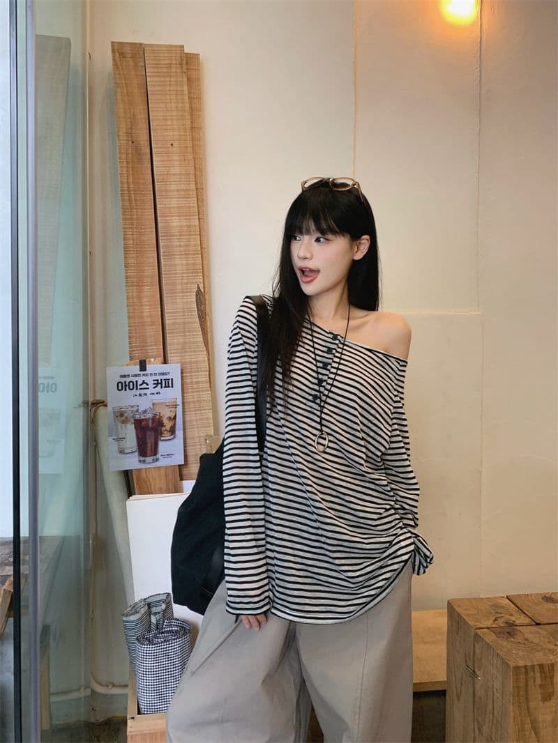 있음 선적 원본 것 느긋한 바람 배색 스트라이프 오프숄더 긴팔 티셔츠 여성 가을 루즈핏 얇은 스타일 맨위 상세 이미지 10