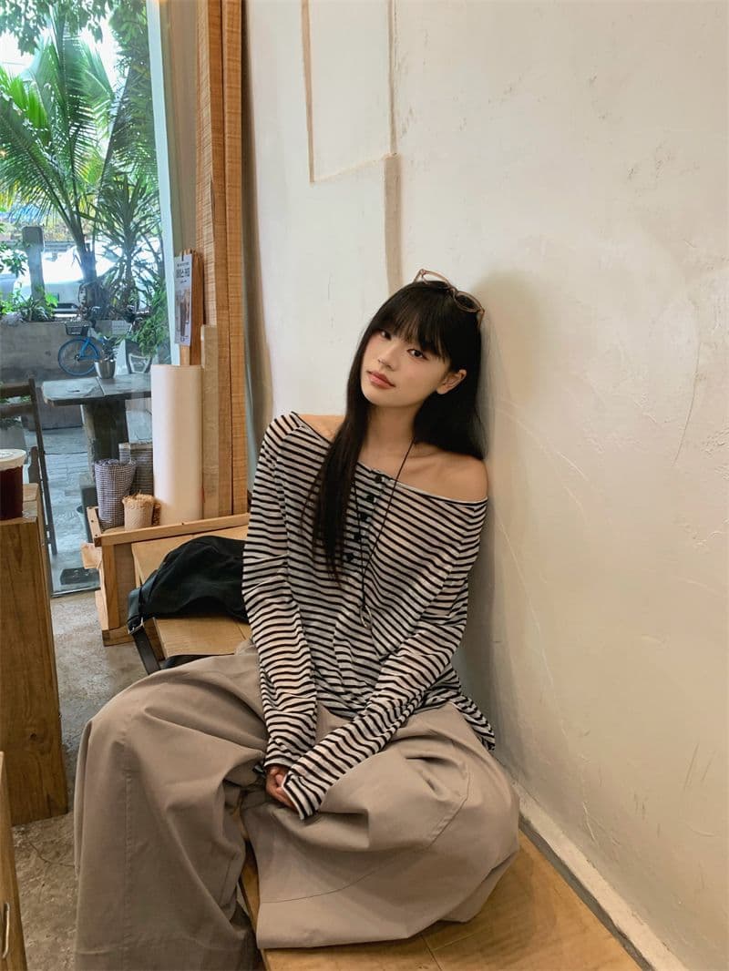 있음 선적 원본 것 느긋한 바람 배색 스트라이프 오프숄더 긴팔 티셔츠 여성 가을 루즈핏 얇은 스타일 맨위 상세 이미지 13