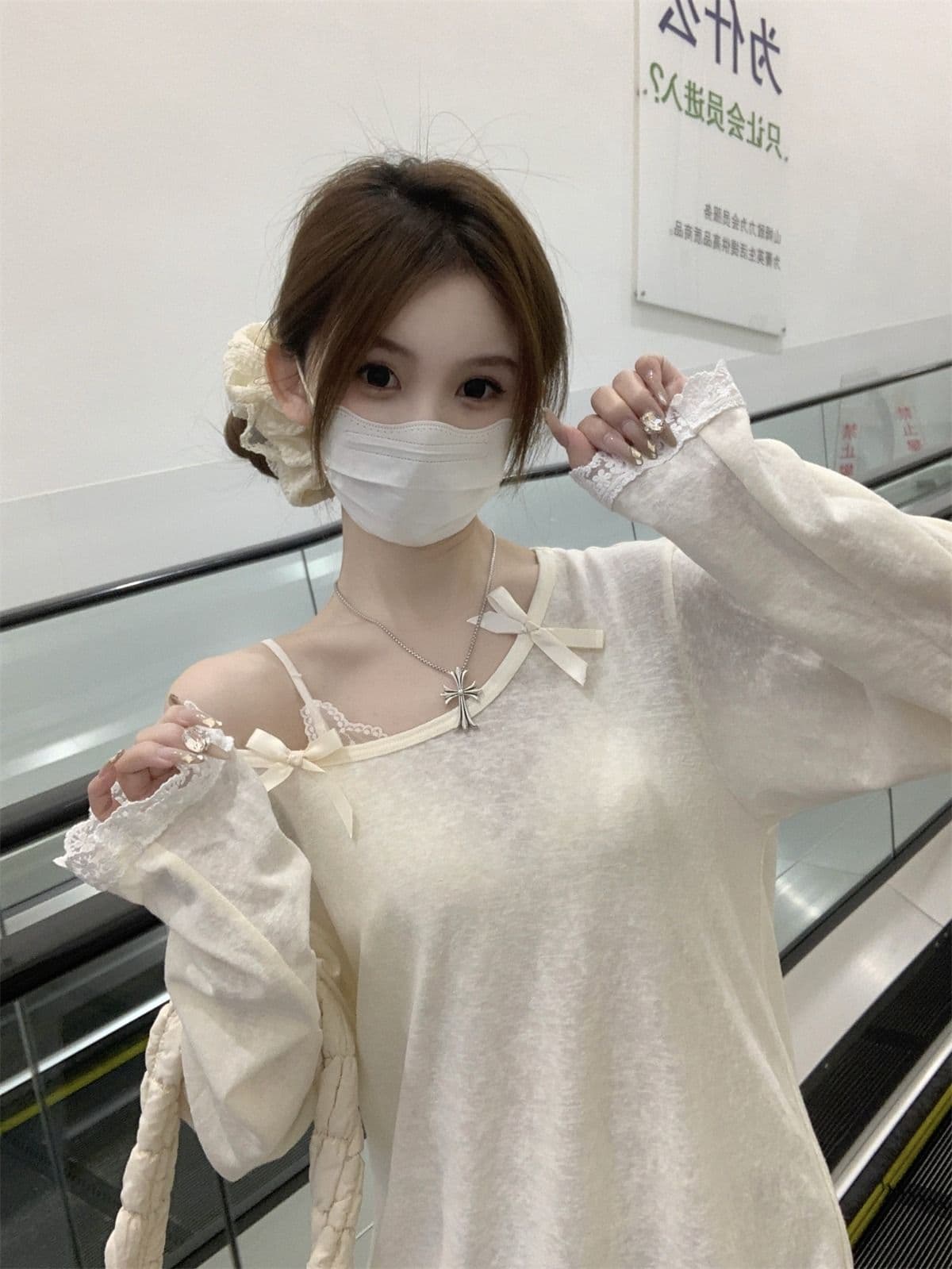 리넨 면화 달콤함 나비 매듭 비스듬한 어깨 긴팔 티셔츠 여성 가을 프랑스식 레이스 조각 오프숄더 맨위 상세 이미지 6