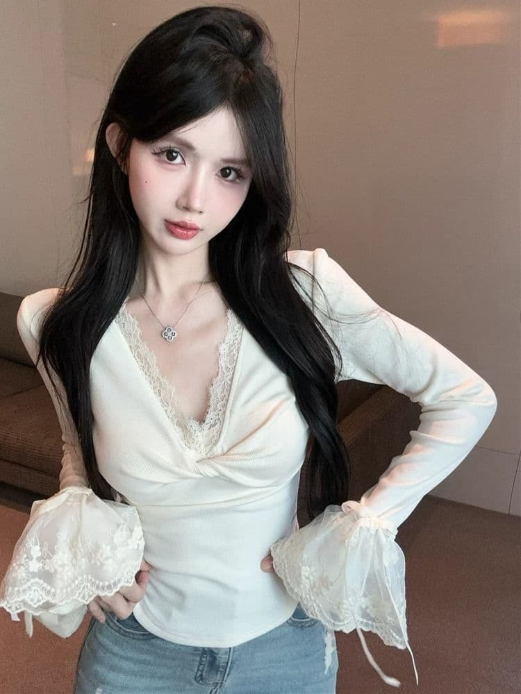 리브 De 플러시 레이스 조각 비틀림 V넥 긴팔 티셔츠 여성 나팔 소매 몸매 가꾸기 인사이드 가져 가라. 슬림해 보이는 기본 셔츠 상세 이미지 11