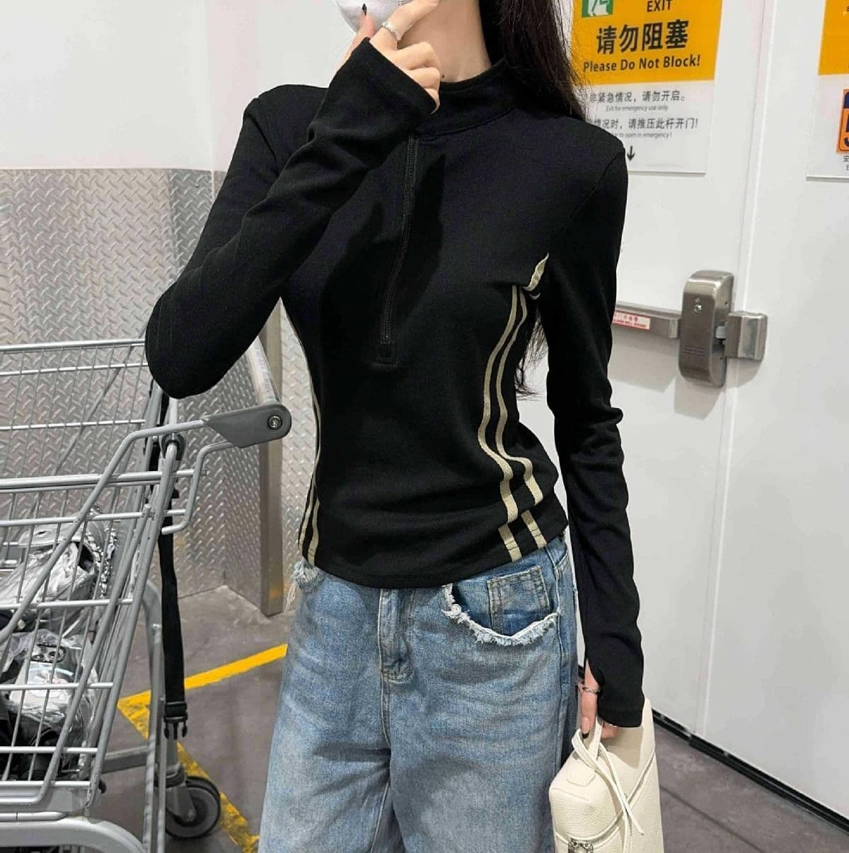 원본 것 반 개방 칼라 지퍼 연삭 털 De 플러시 스탠드 칼라 기본 셔츠 맨위 평행 막대 스트라이프 긴팔 티셔츠 상세 이미지 9