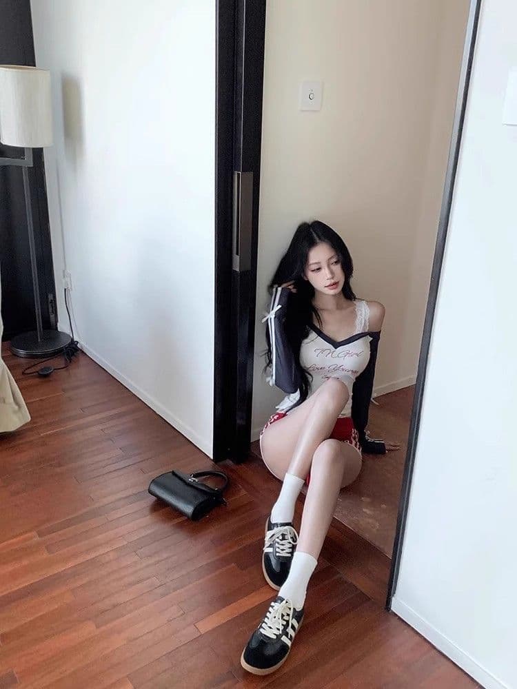 경관 그림 원본 것 알파벳 프린트 V넥 긴팔 티셔츠 한국 스타일 쇼트 스타일 기본 셔츠 맨위 상세 이미지 12