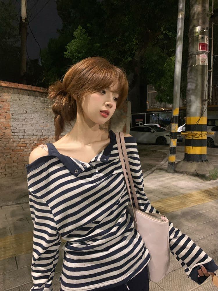 있음 선적 원본 한 부서 스트라이프 페이크 레이어드 오프숄더 긴팔 티셔츠 여성 가을 느긋한 달콤한 핫걸 맨위 상세 이미지 3