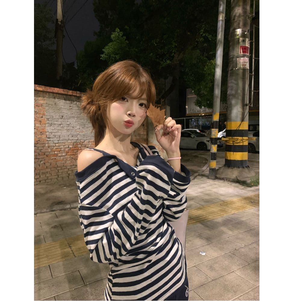 있음 선적 원본 한 부서 스트라이프 페이크 레이어드 오프숄더 긴팔 티셔츠 여성 가을 느긋한 달콤한 핫걸 맨위 상세 이미지 11