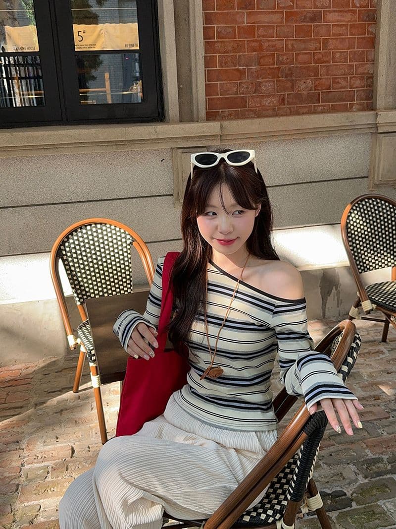 원본 품질 대외 무역 한국 스타일 새로운 배색 스트라이프 긴팔 티셔츠 여성 가을 비스듬한 어깨 학생 몸매 가꾸기 맨위 상세 이미지 8