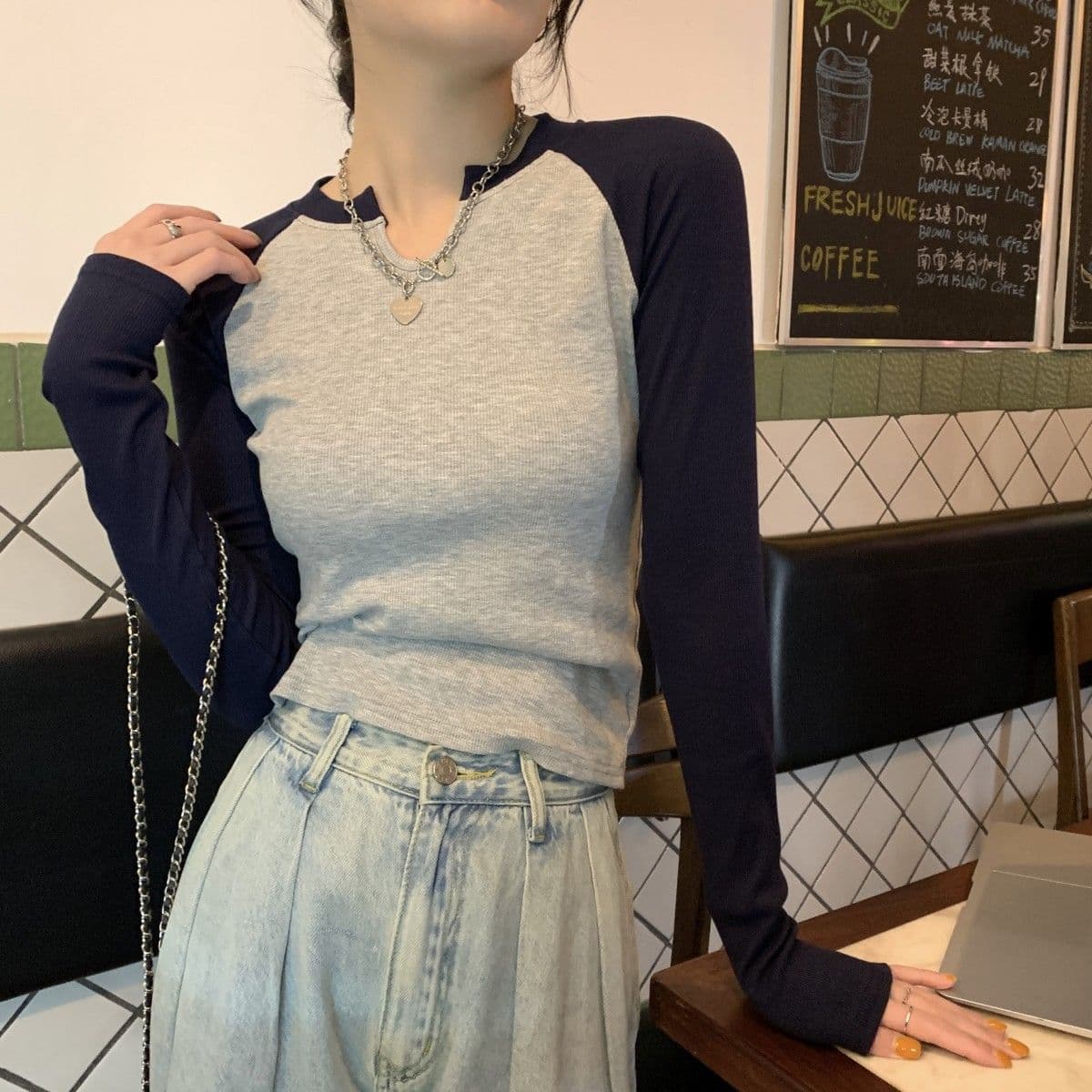 원본 품질 대외 무역 한국 스타일 새로운 리브 배색 반 개방 칼라 몸매 가꾸기 긴팔 티셔츠 여성 의류 이른 가을 맨위 상세 이미지 13