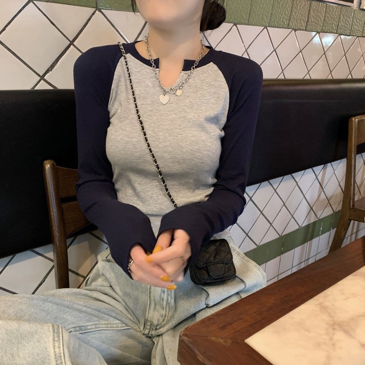 원본 품질 대외 무역 한국 스타일 새로운 리브 배색 반 개방 칼라 몸매 가꾸기 긴팔 티셔츠 여성 의류 이른 가을 맨위 상세 이미지 15
