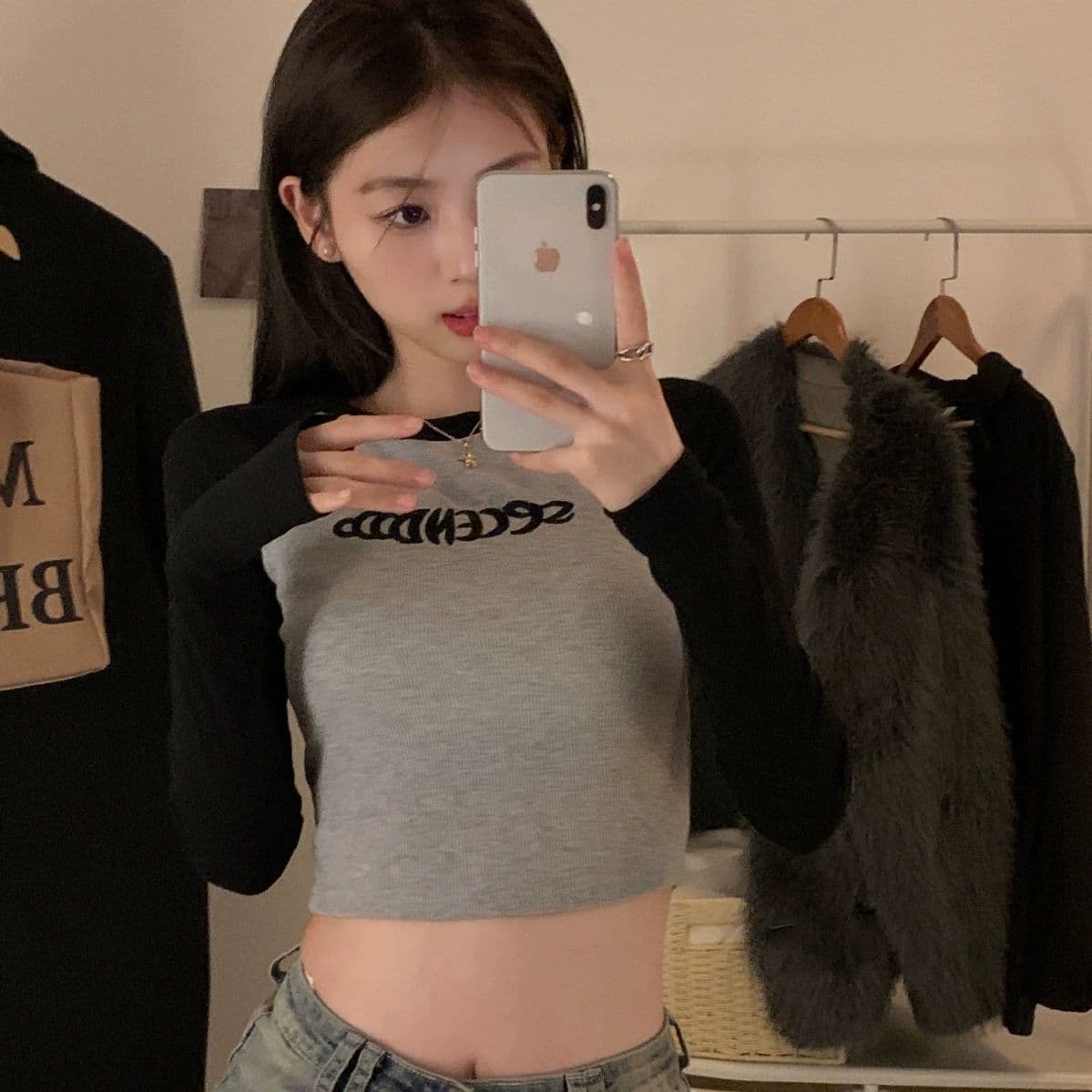 원본 품질 대외 무역 한국 스타일 새로운 리브 자수 긴팔 티셔츠 여성 가을 몸매 가꾸기 쇼트 스타일 만나는 맨위 이미지 4