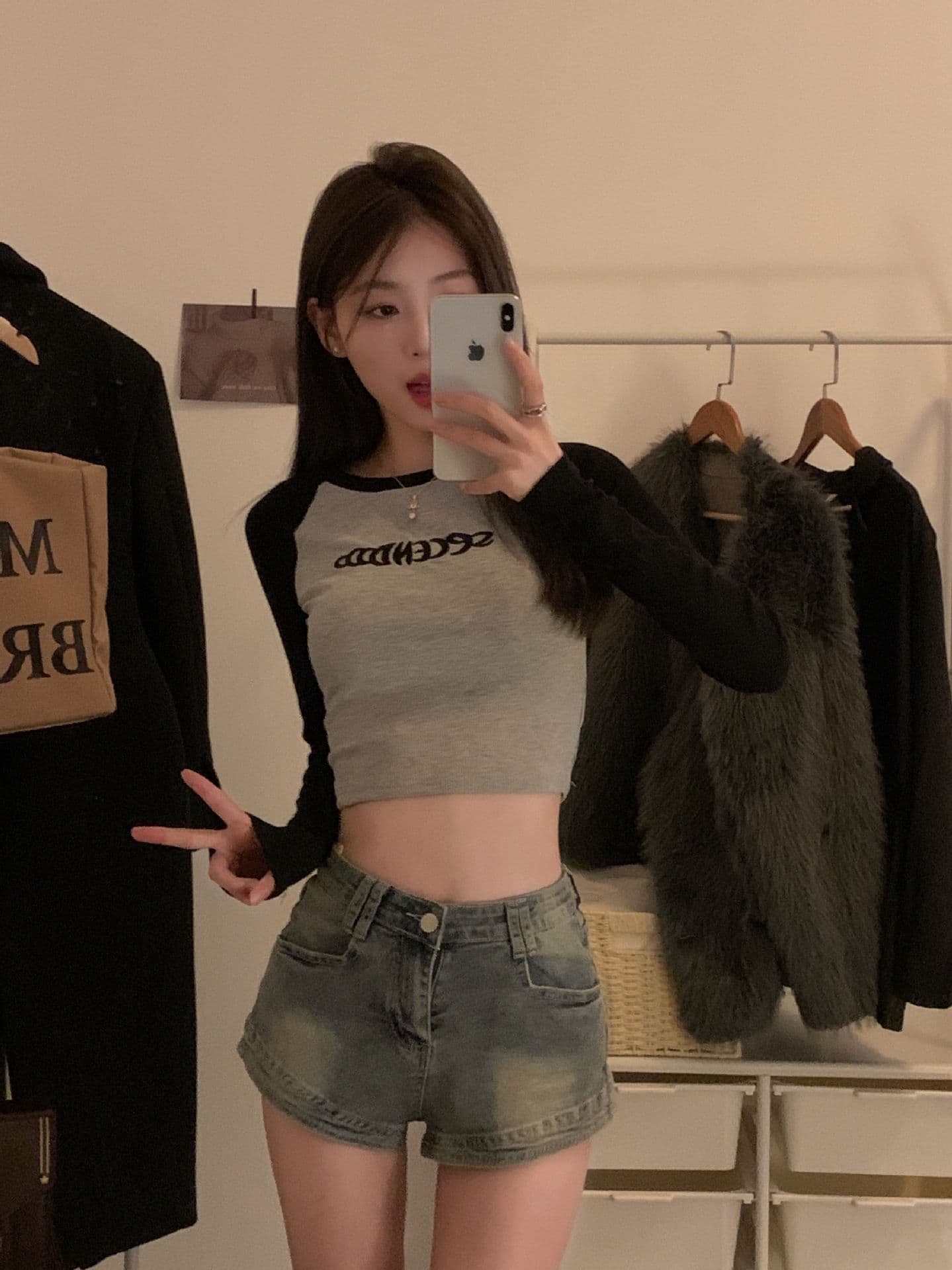 원본 품질 대외 무역 한국 스타일 새로운 리브 자수 긴팔 티셔츠 여성 가을 몸매 가꾸기 쇼트 스타일 만나는 맨위 상세 이미지 2