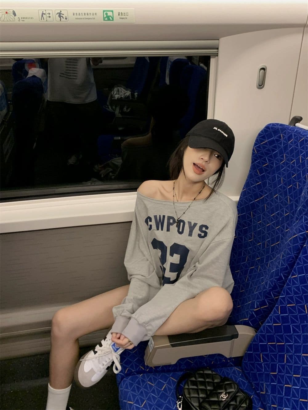 있음 선적 원본 대외 무역 한국 스타일 물고기 규모 알파벳 프린트 비스듬한 어깨 후드티 여성 가을 루즈핏 긴팔 오프숄더 상세 이미지 11