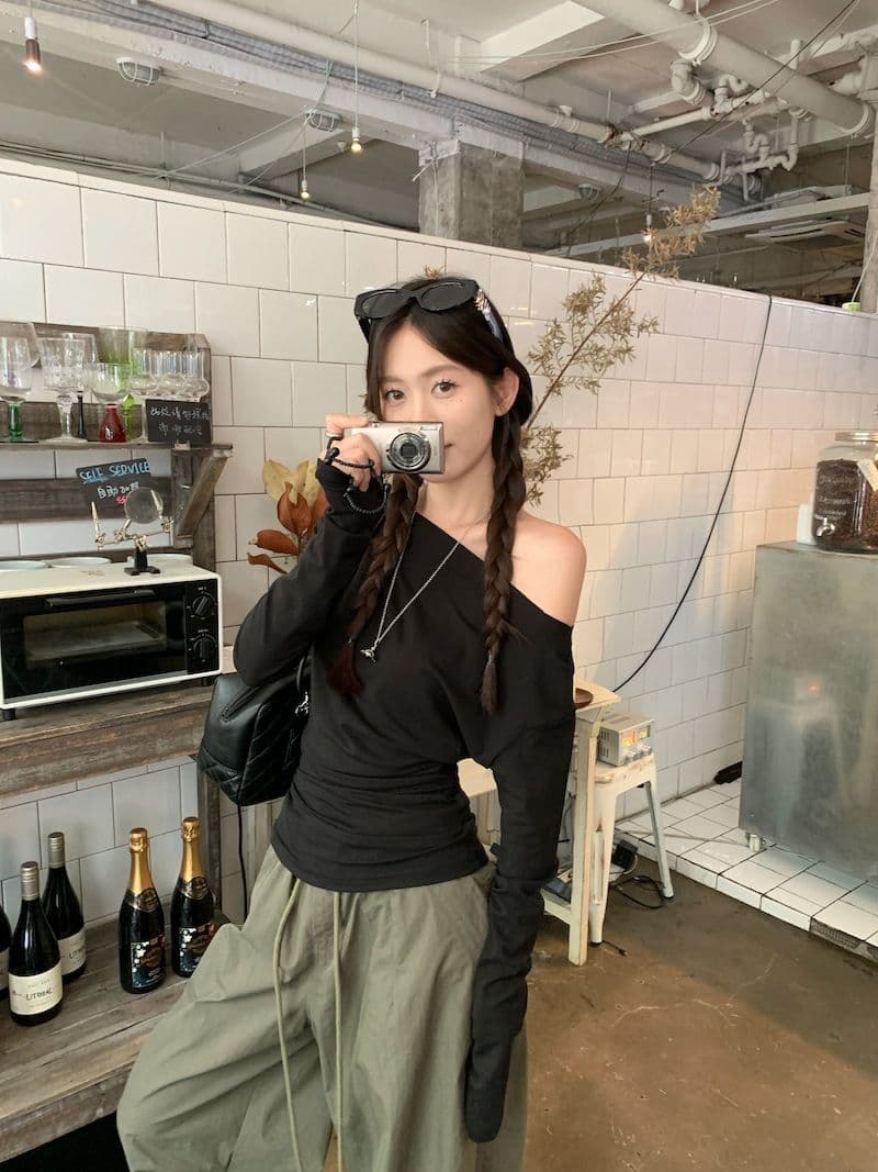 있음 선적 새로운 대외 무역 원본 품질 오프숄더 긴팔 티셔츠 여성 의류 이른 가을 몸매 가꾸기 만나는 맨위 이미지 3