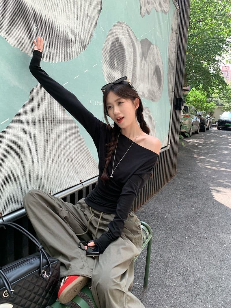 있음 선적 새로운 대외 무역 원본 품질 오프숄더 긴팔 티셔츠 여성 의류 이른 가을 몸매 가꾸기 만나는 맨위 상세 이미지 16
