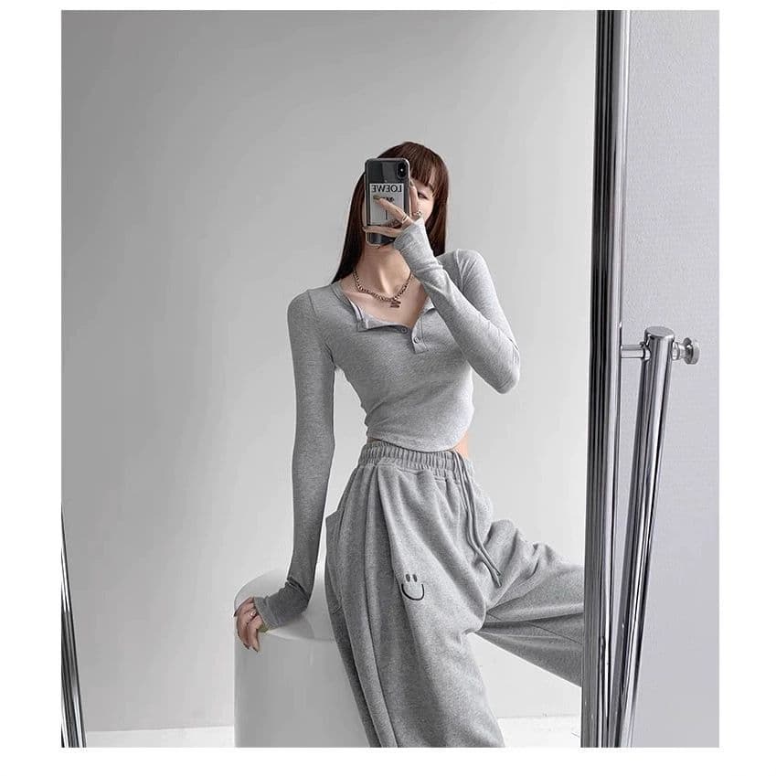 있음 선적 새로운 원본 대외 무역 한국 스타일 긴팔 티셔츠 여성 가을 반 개방 칼라 색상 기본 셔츠 몸매 가꾸기 쇼트 스타일 이미지 3