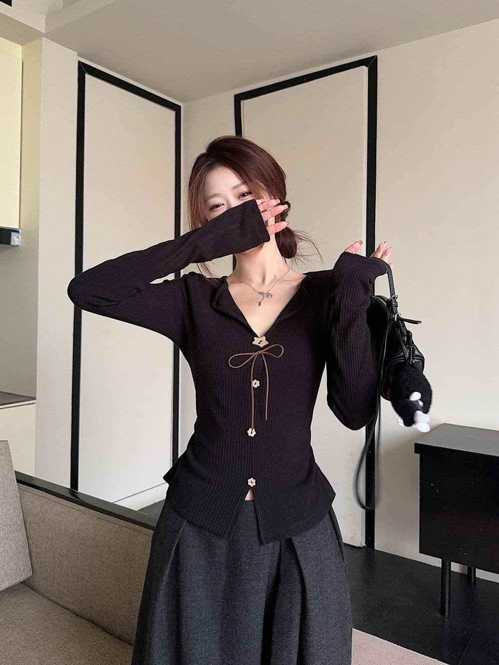 원본 품질 Chic 나비 매듭 V넥 긴팔 티셔츠 여성 가을 달콤한 매운맛 몸매 가꾸기 디자인 센스 인사이드 잡아라. 의류 이미지 4