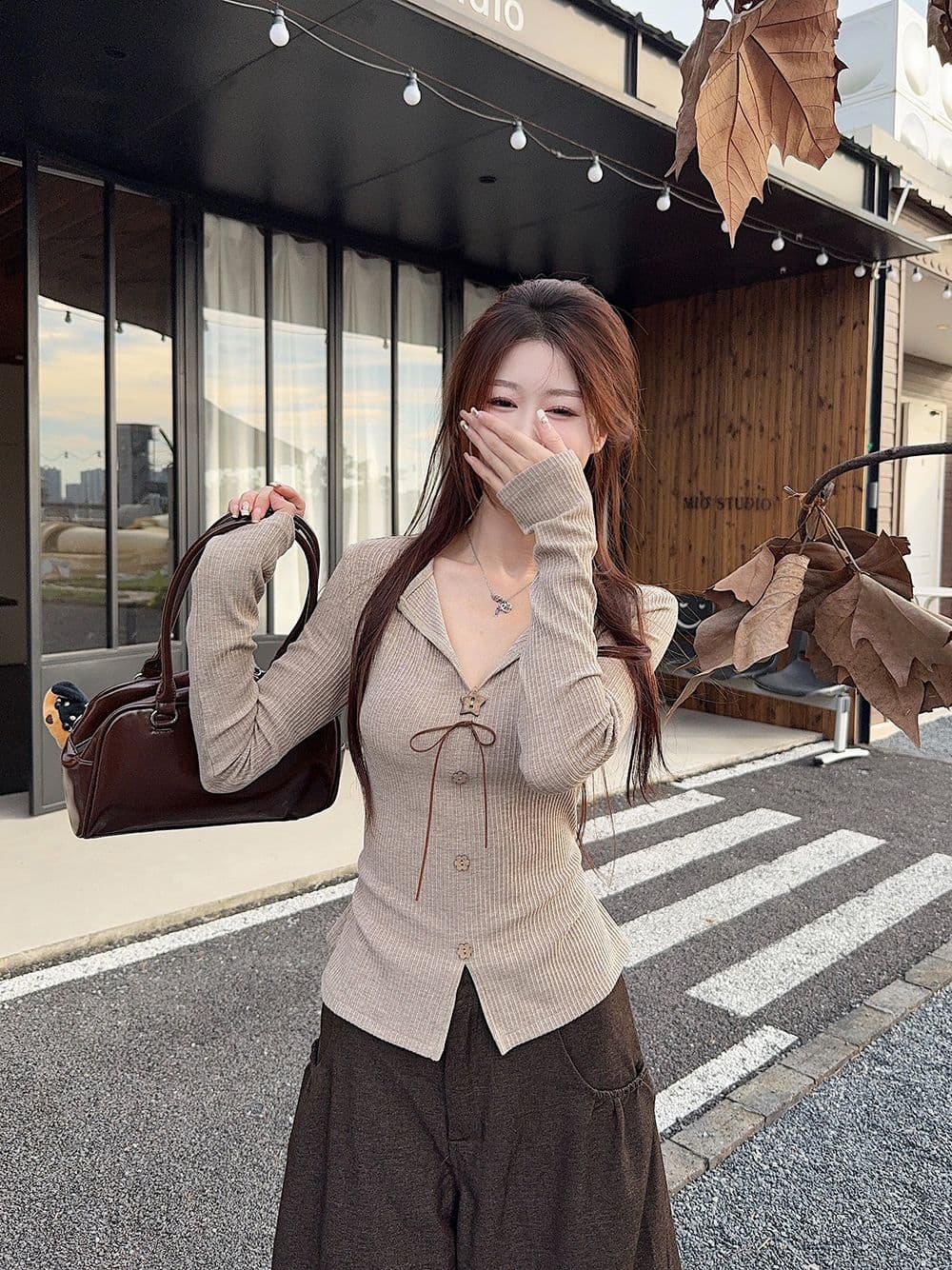 원본 품질 Chic 나비 매듭 V넥 긴팔 티셔츠 여성 가을 달콤한 매운맛 몸매 가꾸기 디자인 센스 인사이드 잡아라. 의류 상세 이미지 2