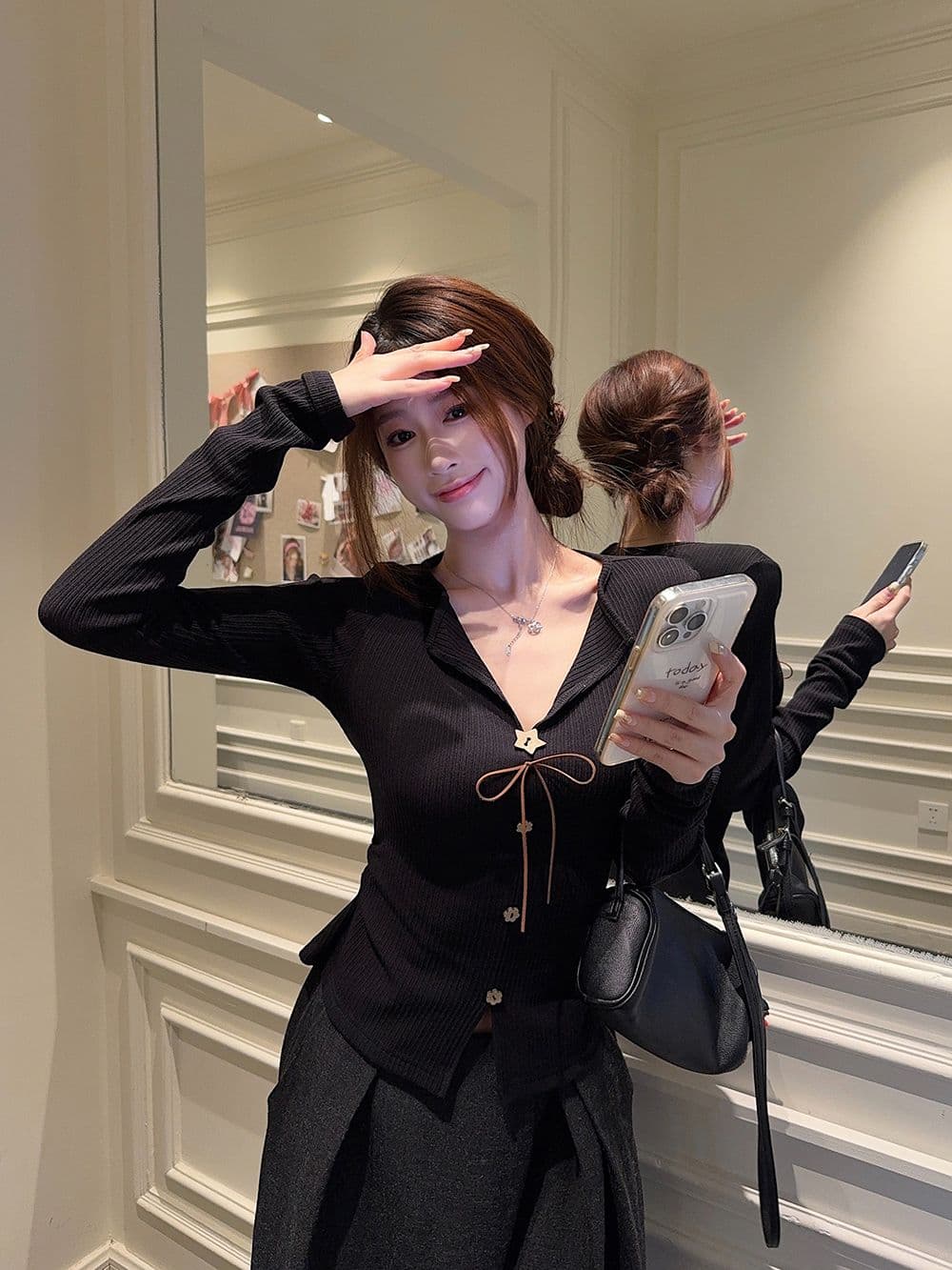원본 품질 Chic 나비 매듭 V넥 긴팔 티셔츠 여성 가을 달콤한 매운맛 몸매 가꾸기 디자인 센스 인사이드 잡아라. 의류 상세 이미지 21