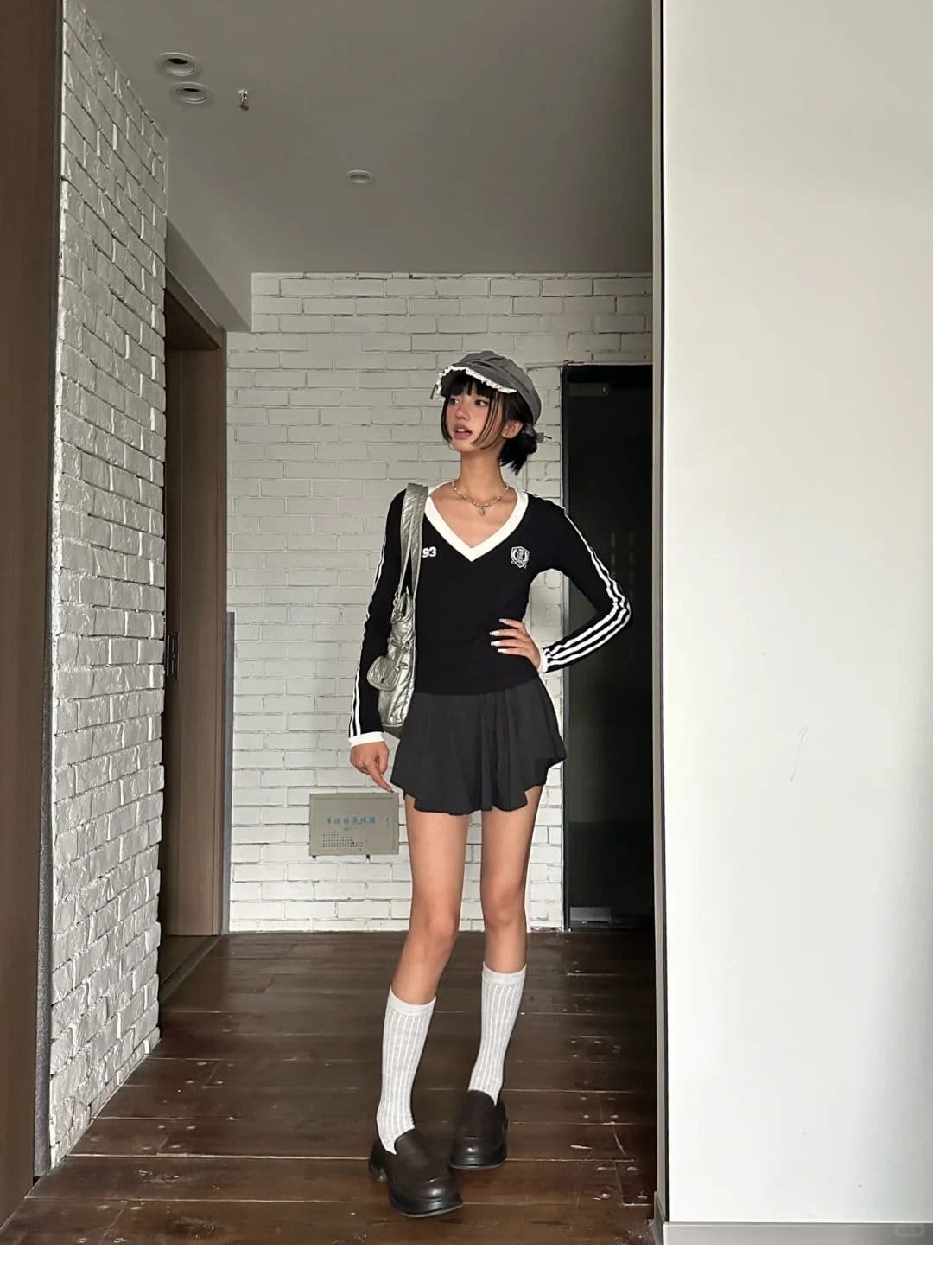 있음 선적 경관 그림 대외 무역 원본 품질 한국 스타일 배색 트리플 바 핫걸 V넥 긴팔 티셔츠 기본 셔츠 상세 이미지 9