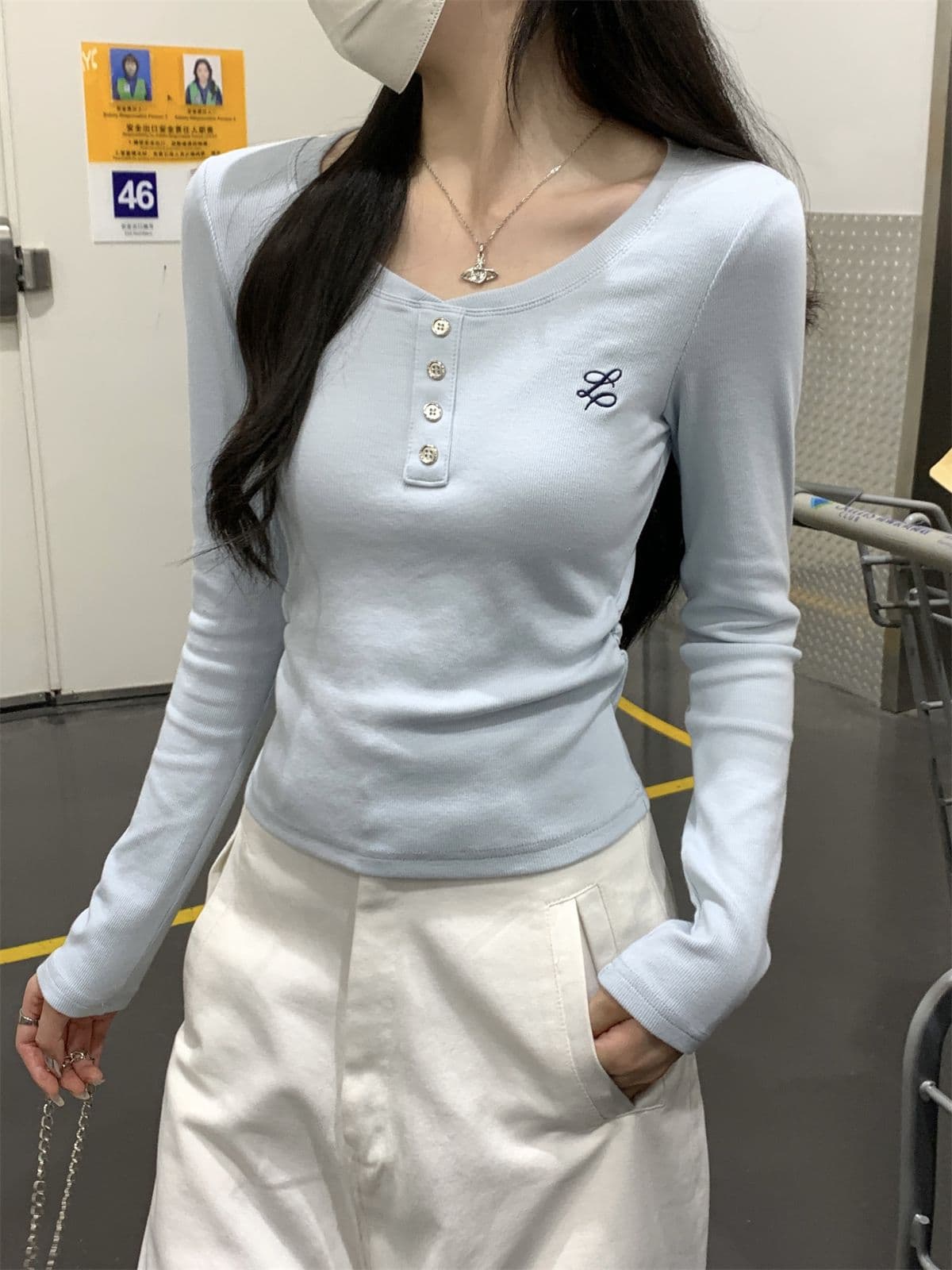 모달 miu 부드러운 카드 허리 주름 맨위 2026 가을 긍정적 인 어깨 자수 단추 티셔츠 긴팔 기본 셔츠 상세 이미지 16