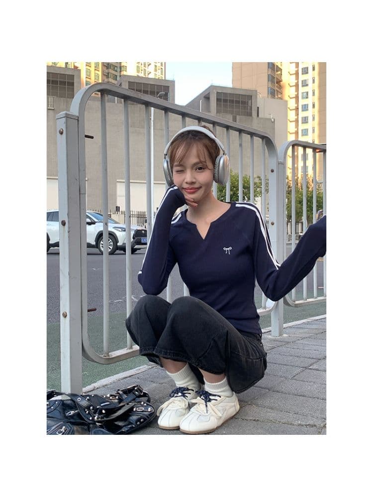 모달 나비 매듭 긴팔 티셔츠 여성 가을 새로운 블루 색상 V넥 쇼트 스타일 인사이드 가져 가라. 기본 셔츠 맨위 상세 이미지 2