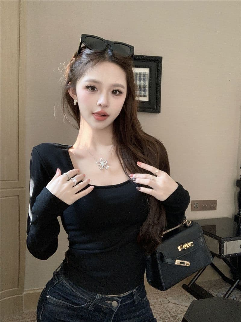 섹시한 아름다움 뒤로 홀로우 아웃 레이스 조각 긴팔 티셔츠 2026 가을 새로운 핫걸 허리 수축 슬림해 보이는 만나는 맨위 상세 이미지 13