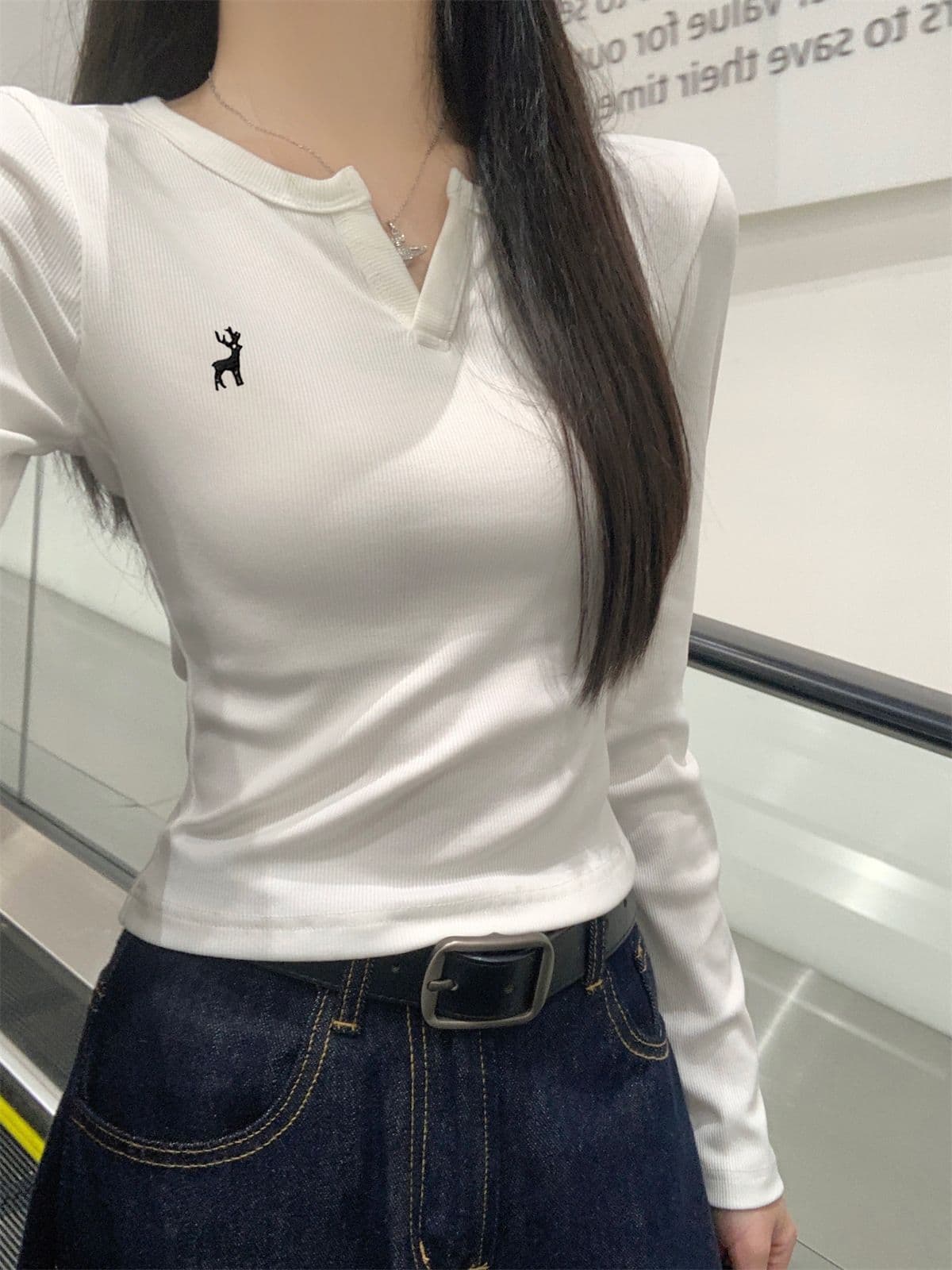 있음 선적 원본 대외 무역 한국 스타일 새로운 레트로 자수 반 개방 칼라 긴팔 티셔츠 여성 의류 가을 만나는 맨위 상세 이미지 21