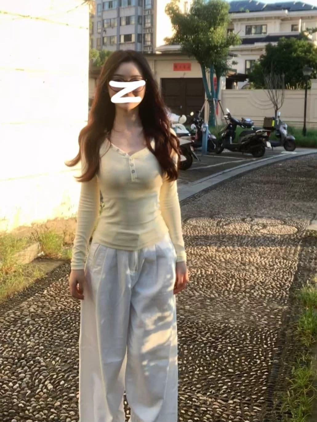 있음 선적 원본 대외 무역 한국 스타일 새로운 V넥 단추 긴팔 티셔츠 가을 긍정적 인 어깨 몸매 가꾸기 맨위