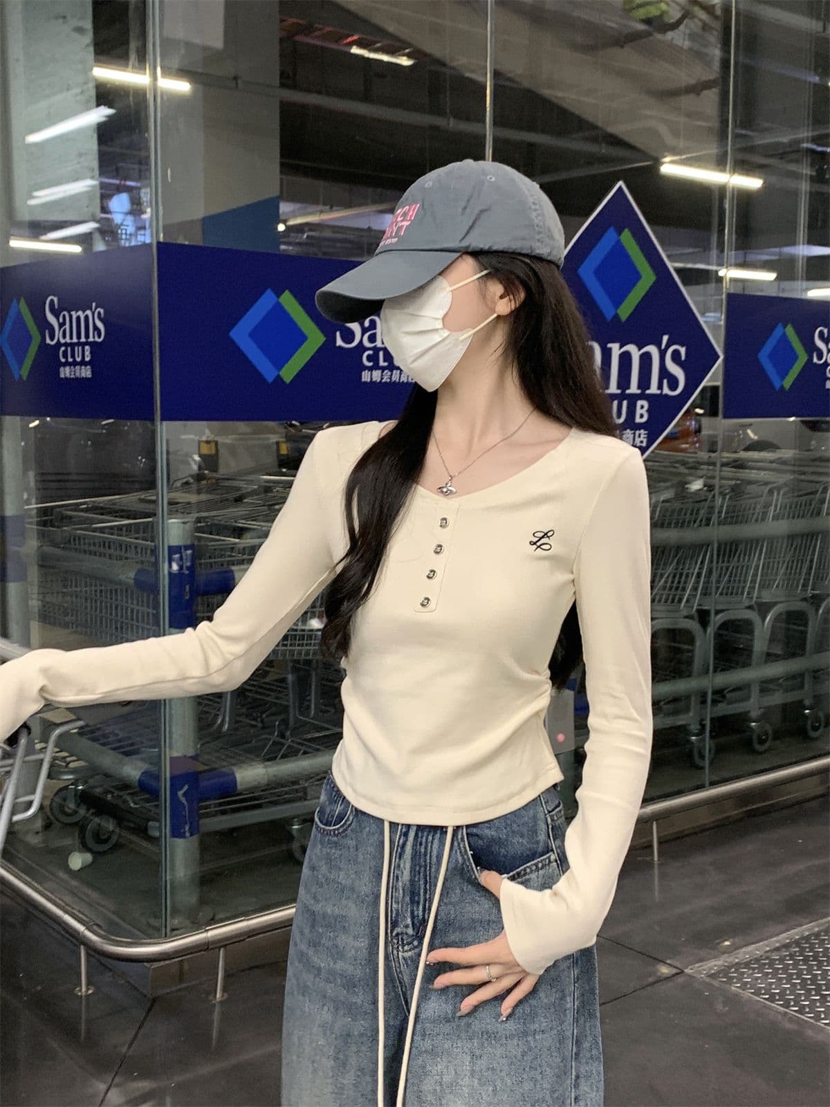 있음 선적 원본 새로운 한국 스타일 대외 무역 카드 허리 주름 가을 새로운 긍정적 인 어깨 자수 단추 V넥 긴팔 티셔츠 상세 이미지 15