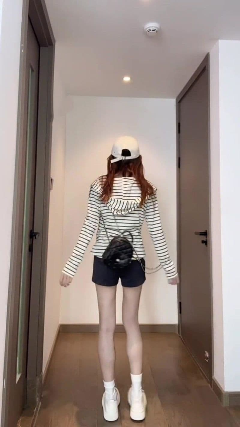 있음 선적 원본 대외 무역 한국 스타일 새로운 한 부서 가을 스트라이프 후드 티 스웨터 여성 루즈핏 느긋한 긴팔 재킷 상세 이미지 4