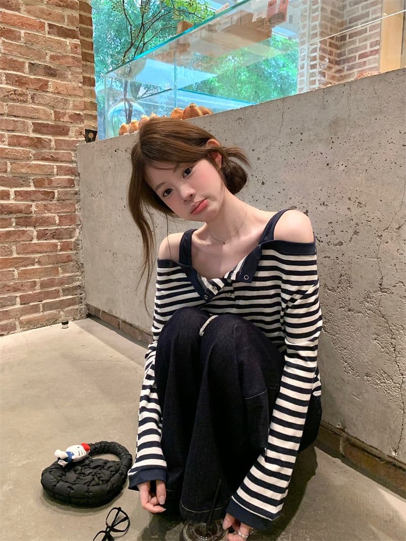 원본 대외 무역 한국 스타일 가을 새로운 느긋한 바람 스트라이프 반 개방 칼라 오프숄더 긴팔 티셔츠 여성 상세 이미지 10