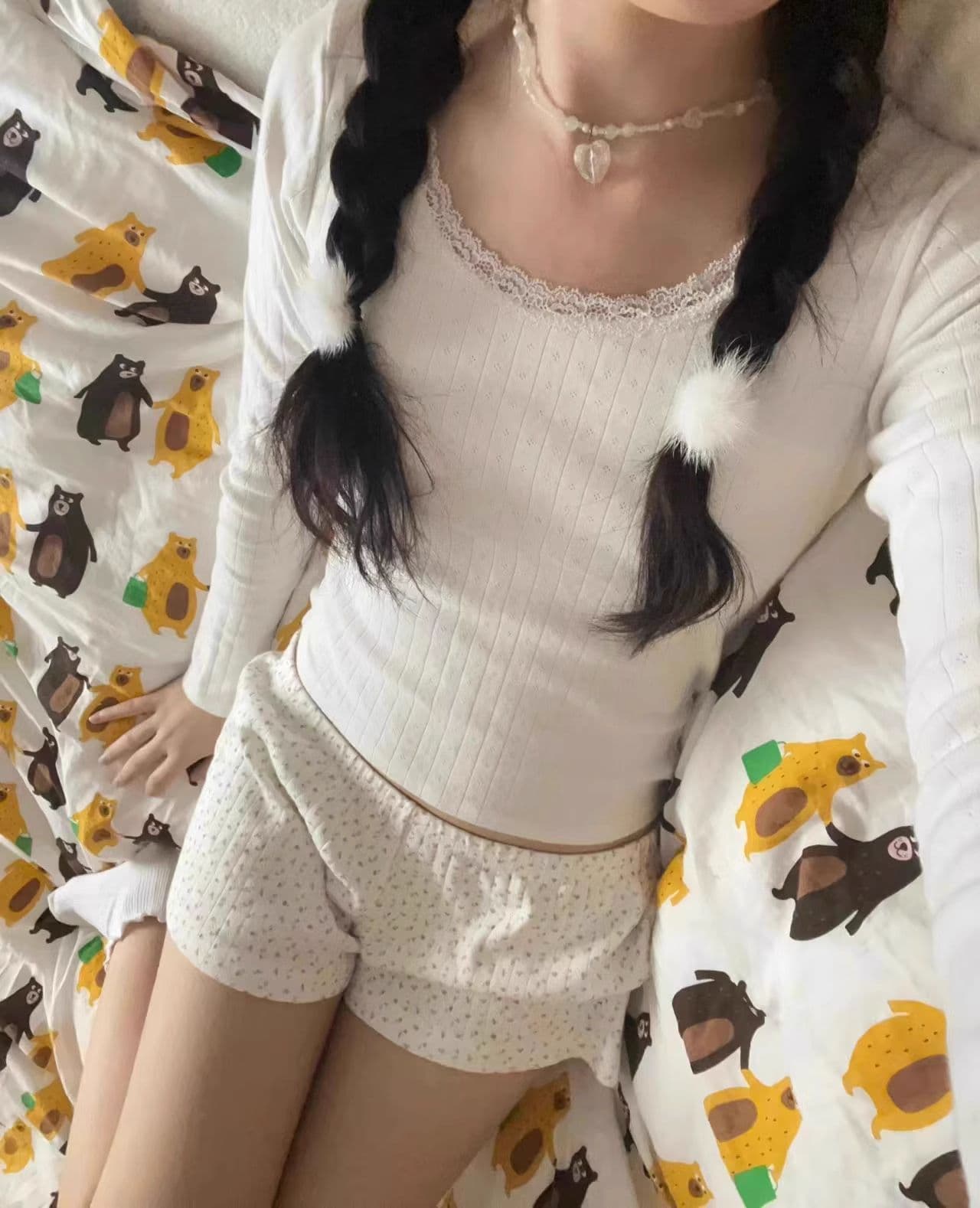 있음 선적 가을 새로운 한국 스타일 레트로 레이스 조각 라운드 넥 몸매 가꾸기 긴팔 티셔츠 여성 셔츠 상세 이미지 13