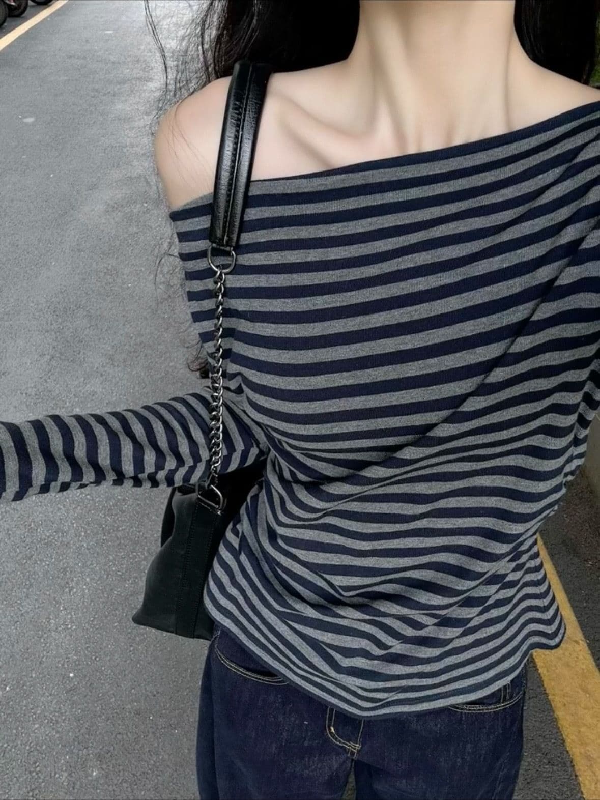 원본 대외 무역 가을 새로운 오프숄더 스트라이프 섹션 긴팔 티셔츠 여성 몸매 가꾸기 비스듬한 어깨 상세 이미지 1
