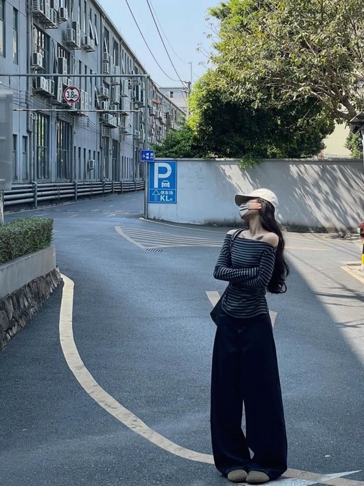 원본 대외 무역 가을 새로운 오프숄더 스트라이프 섹션 긴팔 티셔츠 여성 몸매 가꾸기 비스듬한 어깨 상세 이미지 4