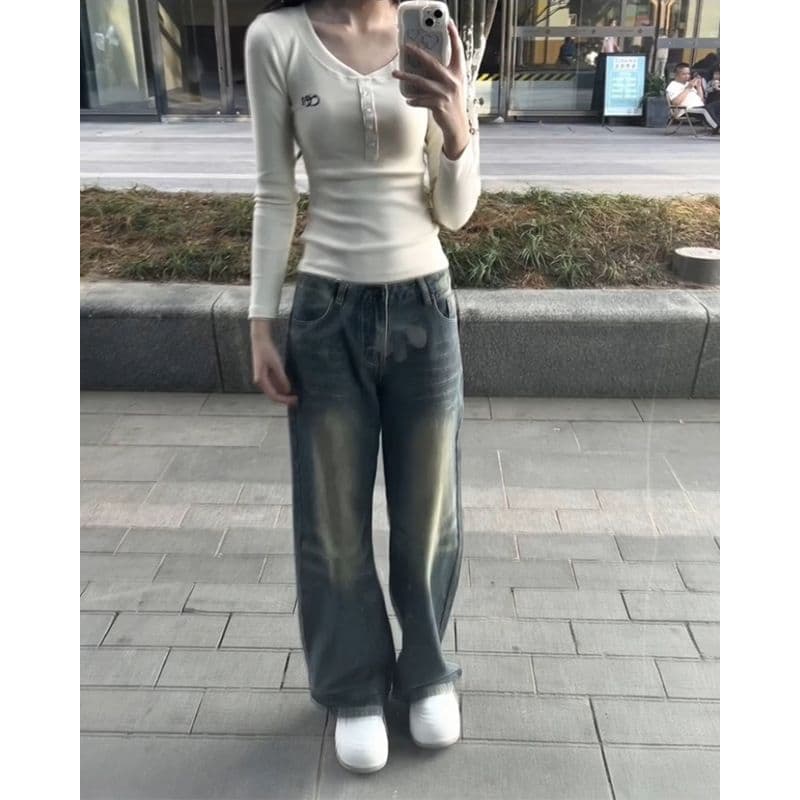 원본 대외 무역 한국 스타일 가을 새로운 디자인 센스 V넥 긴팔 티셔츠 여성 짧은 몸매 가꾸기 맨위 이미지 4