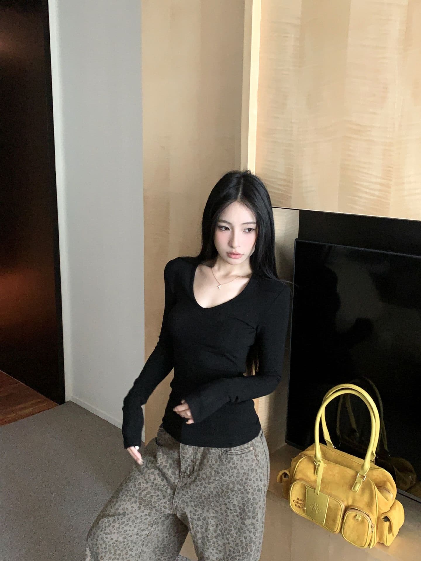 원본 대외 무역 한국 스타일 가을 새로운 De 플러시 V넥 긴팔 티셔츠 여성 몸매 가꾸기 맨위 상세 이미지 24