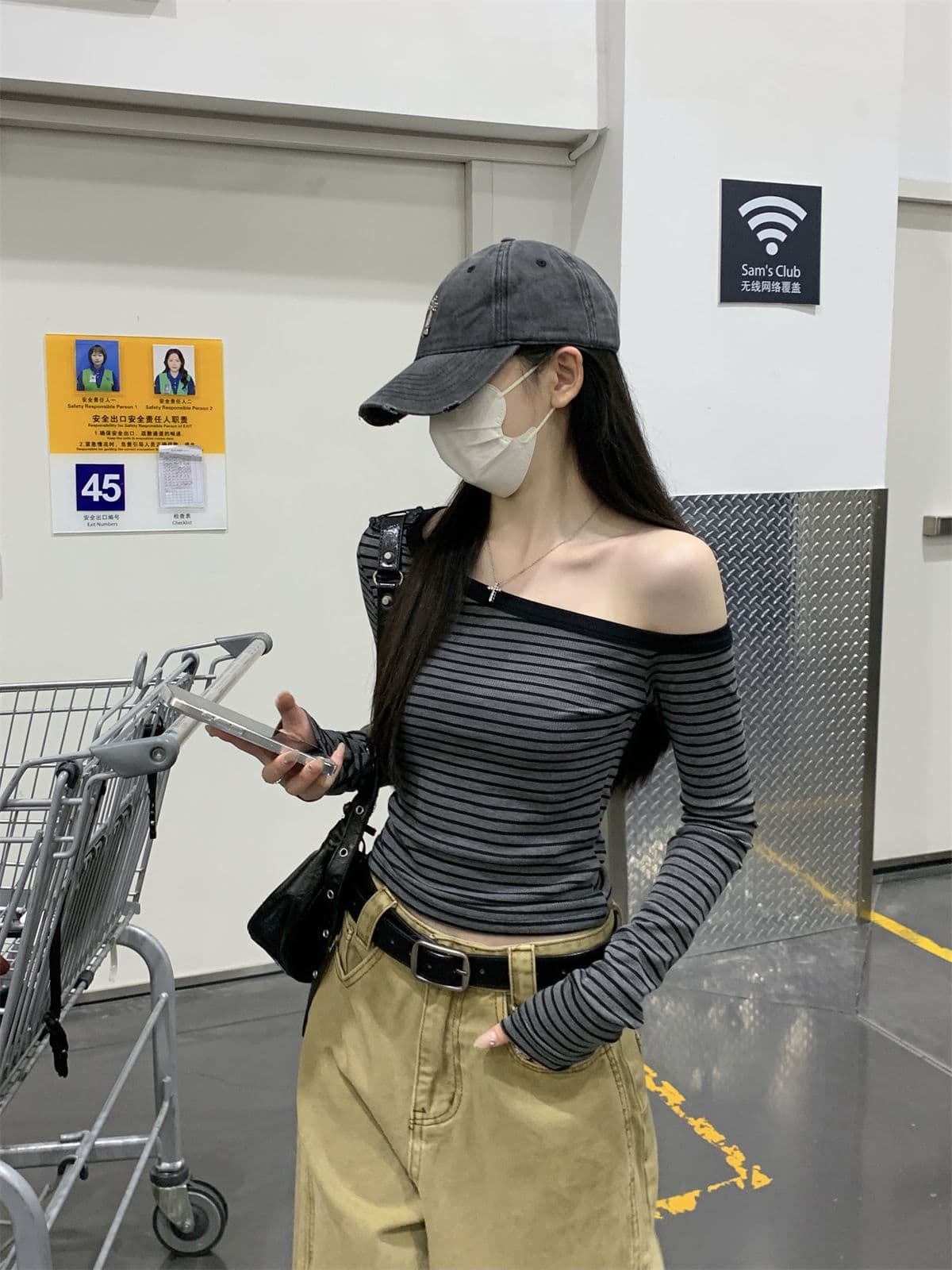 원본 대외 무역 한국 스타일 가을 새로운 구덩이 기사 스트라이프 비스듬한 어깨 긴팔 티셔츠 여성 불규칙 맨위 상세 이미지 7