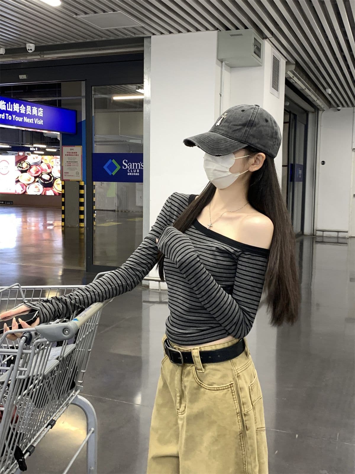 원본 대외 무역 한국 스타일 가을 새로운 구덩이 기사 스트라이프 비스듬한 어깨 긴팔 티셔츠 여성 불규칙 맨위 상세 이미지 11