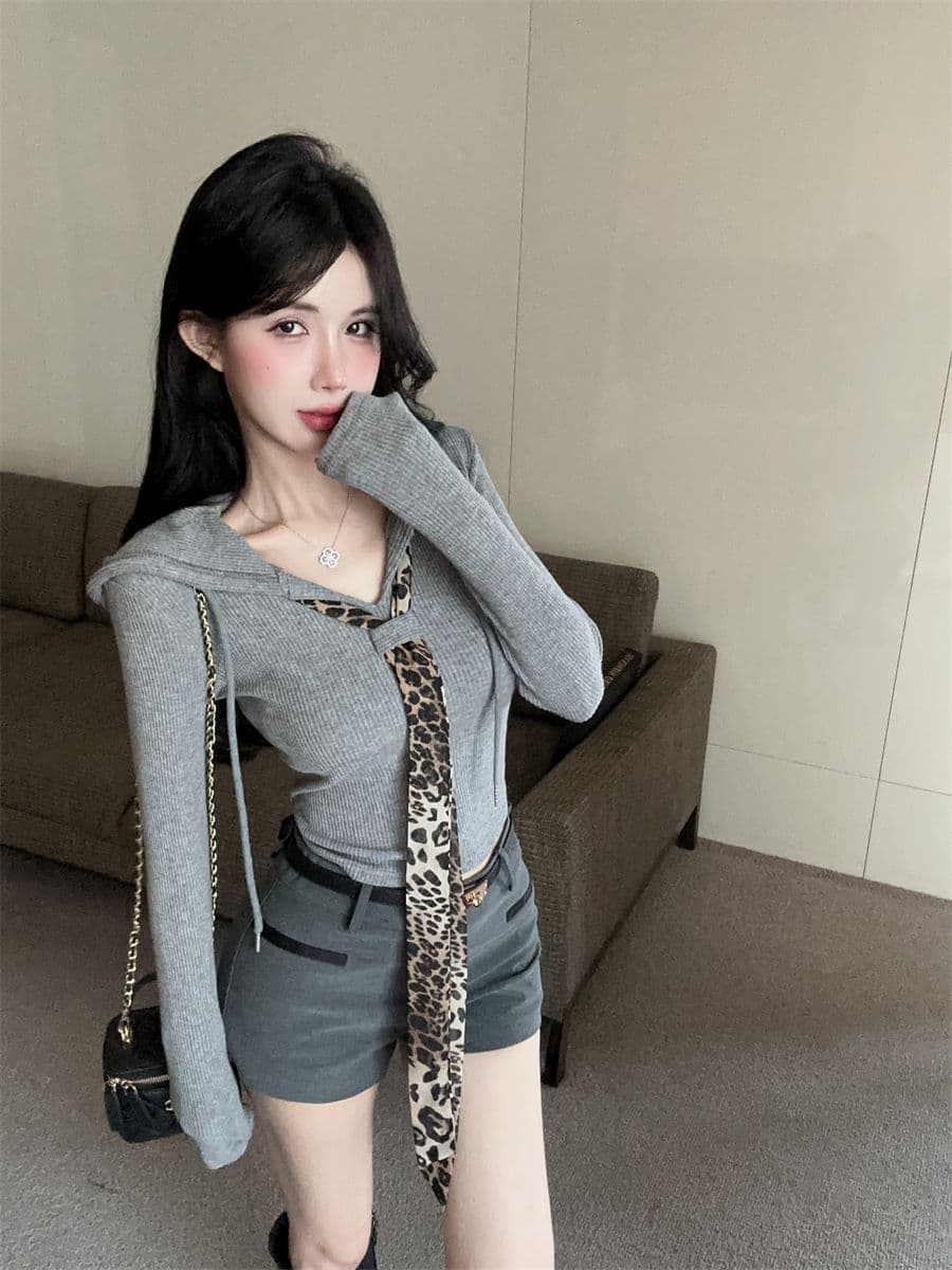 5 4 리브 V넥 레오파드 무늬 넥타이 패치워크 쇼트 스타일 긴팔 티셔츠 기본 셔츠 여성 가을 핫걸 후드 맨위 상세 이미지 2