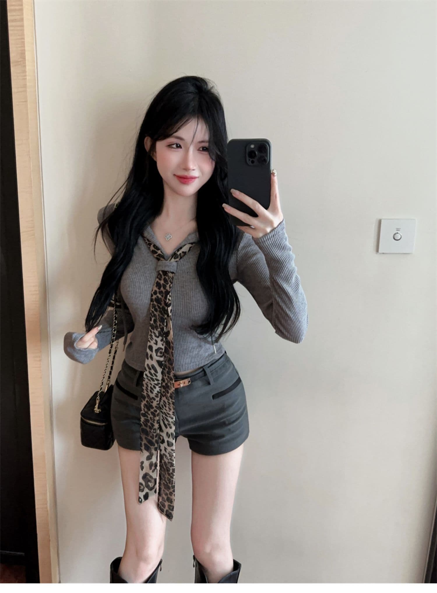 5 4 리브 V넥 레오파드 무늬 넥타이 패치워크 쇼트 스타일 긴팔 티셔츠 기본 셔츠 여성 가을 핫걸 후드 맨위 상세 이미지 10