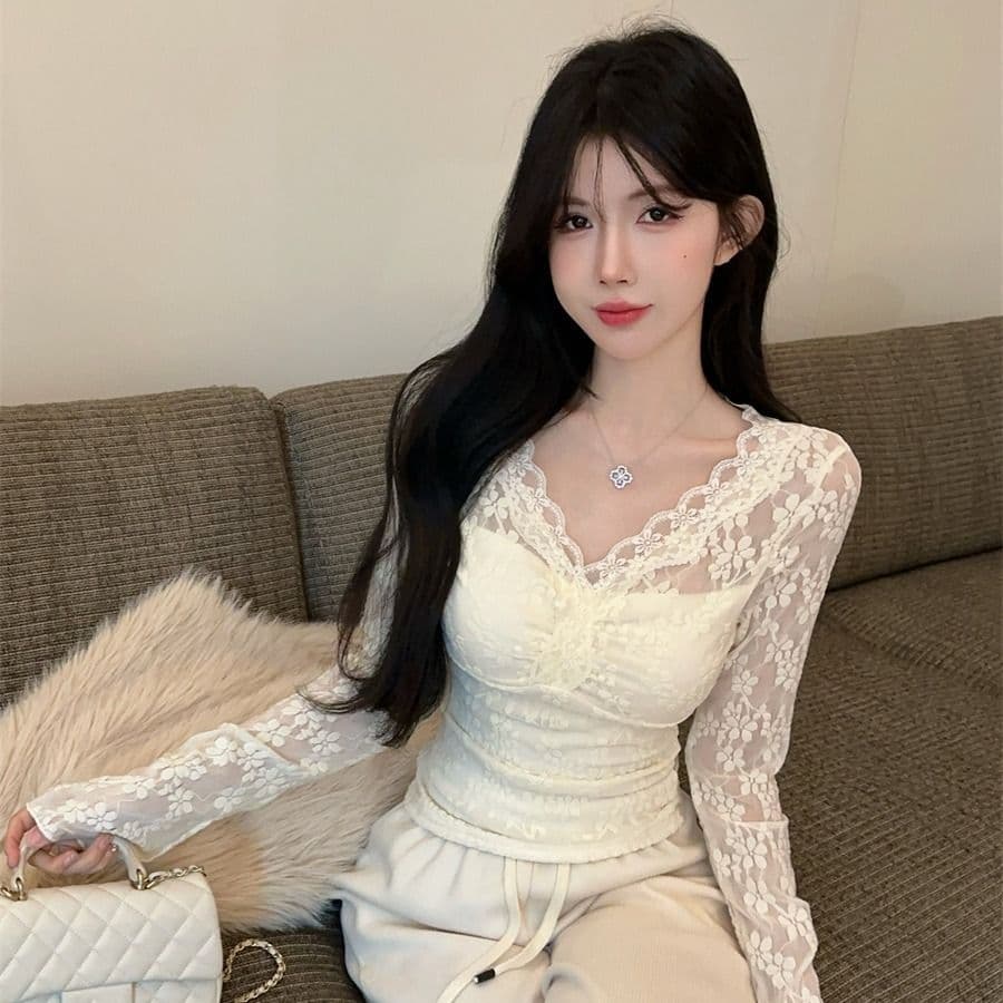 있음 선적 원본 원단 순수한 욕망 섹시함 V넥 홀로우 아웃 맨위 여성 가을 작은 샤넬 스타일 레이스 기본 셔츠 인사이드 가져 가라.