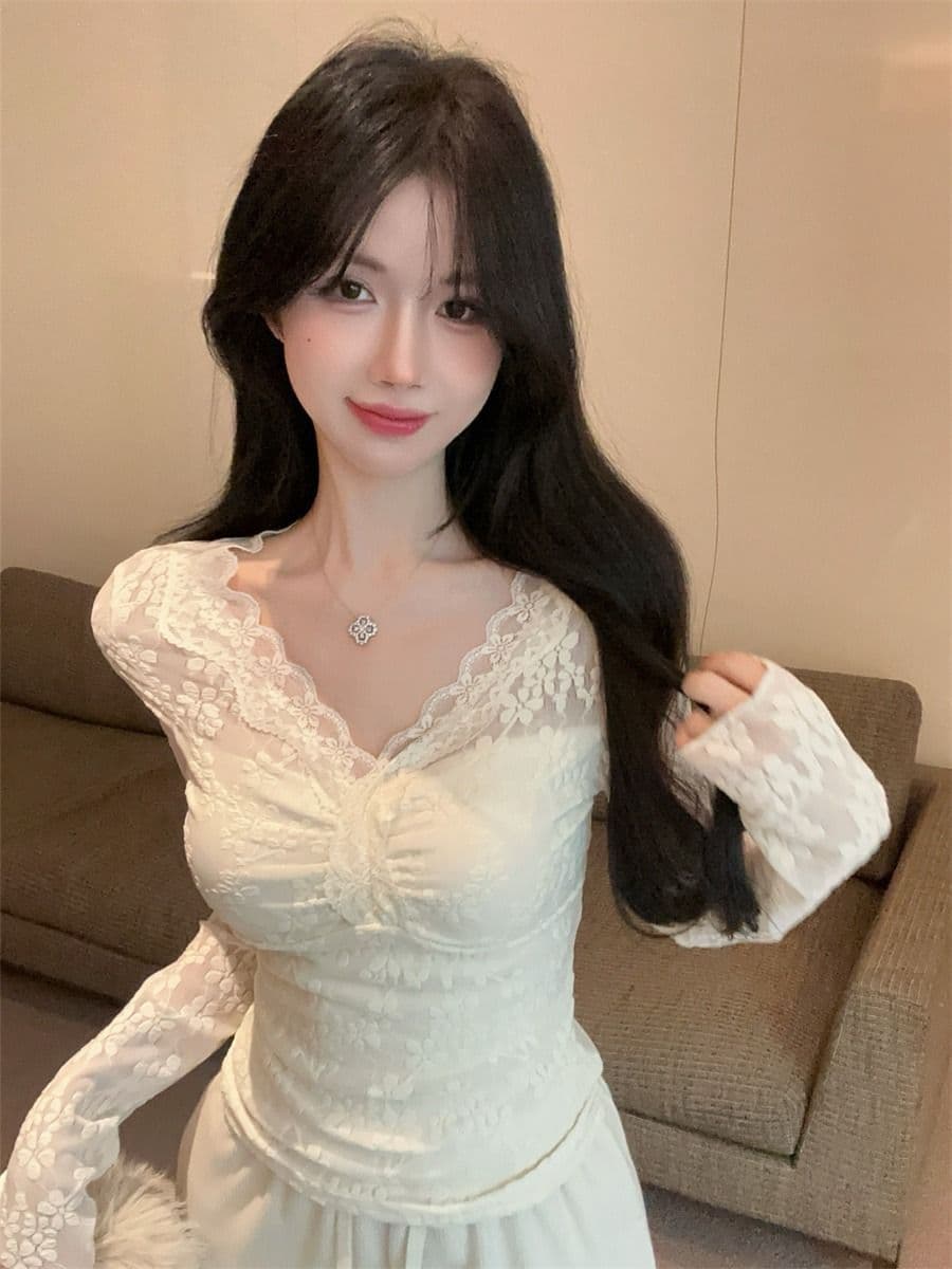 있음 선적 원본 원단 순수한 욕망 섹시함 V넥 홀로우 아웃 맨위 여성 가을 작은 샤넬 스타일 레이스 기본 셔츠 인사이드 가져 가라. 상세 이미지 4