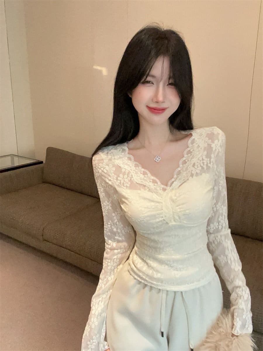있음 선적 원본 원단 순수한 욕망 섹시함 V넥 홀로우 아웃 맨위 여성 가을 작은 샤넬 스타일 레이스 기본 셔츠 인사이드 가져 가라. 상세 이미지 5