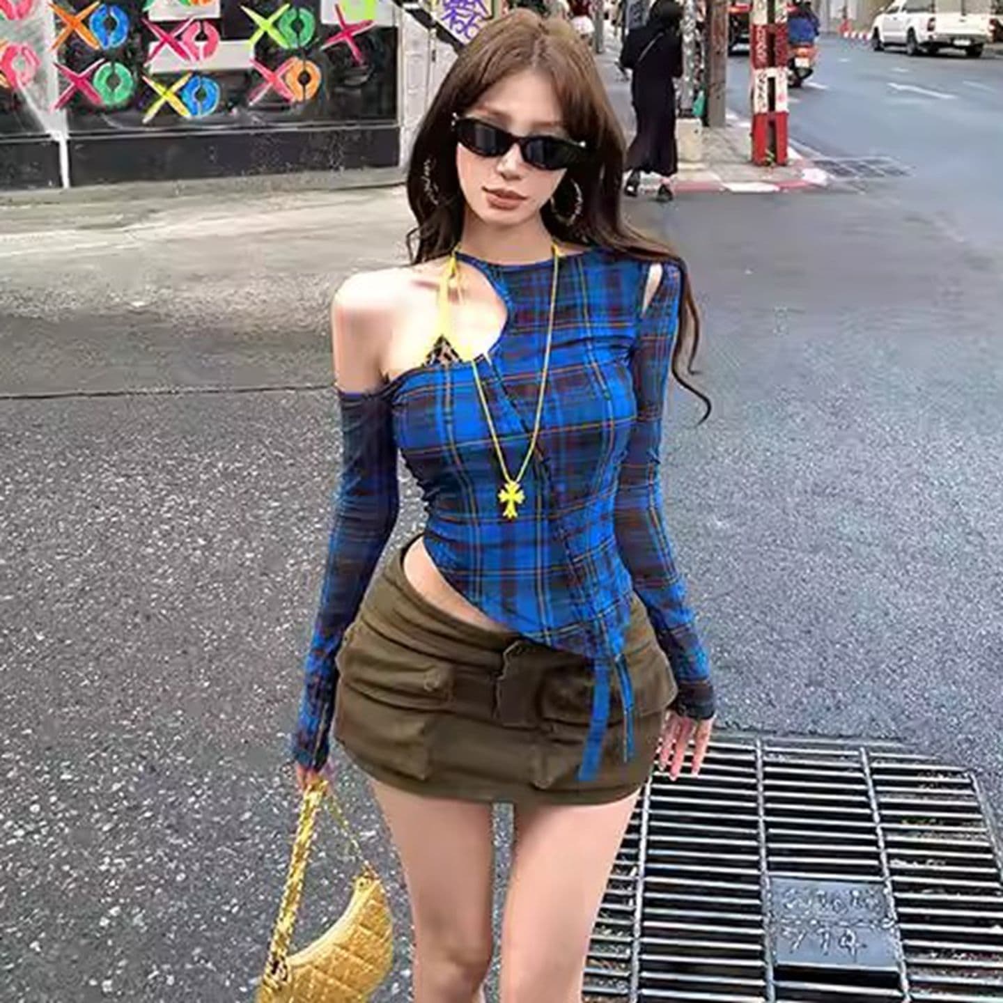 있음 선적 경관 그림 원본 것 파란색 체크무늬 불규칙 오프숄더 티셔츠 여성 몸매 가꾸기 긴팔 맨위