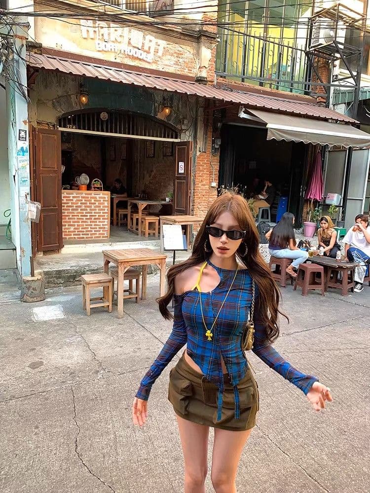 있음 선적 경관 그림 원본 것 파란색 체크무늬 불규칙 오프숄더 티셔츠 여성 몸매 가꾸기 긴팔 맨위 상세 이미지 11
