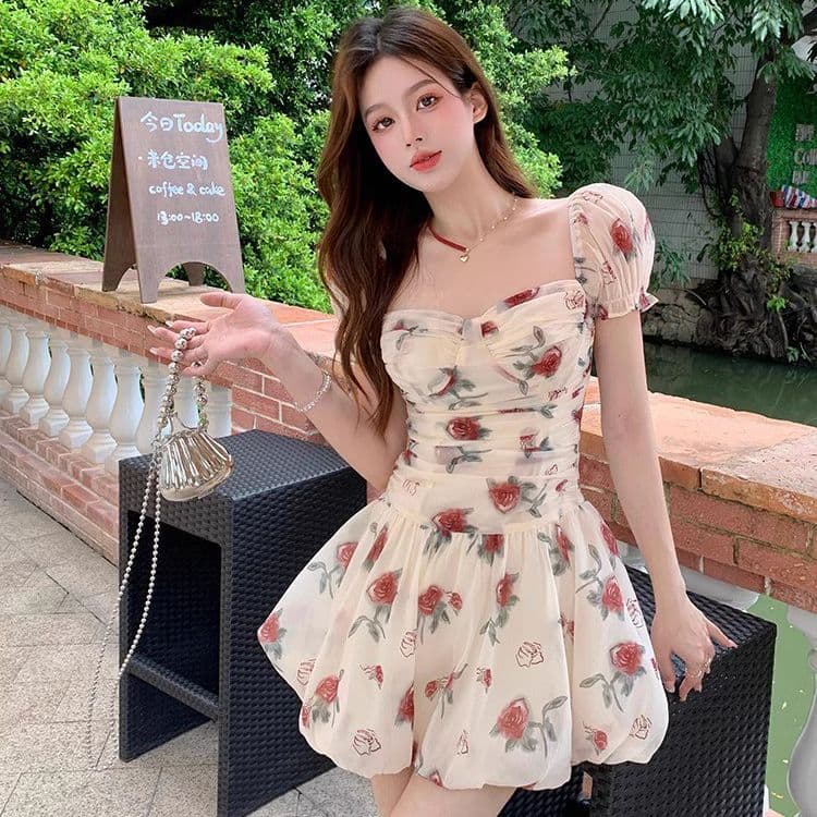 있음 선적 장미 꽃무늬 반팔 한 마디 여성 드레스 여름 새로운 거품 소매 고급 센스 퍼프 미니 스커트