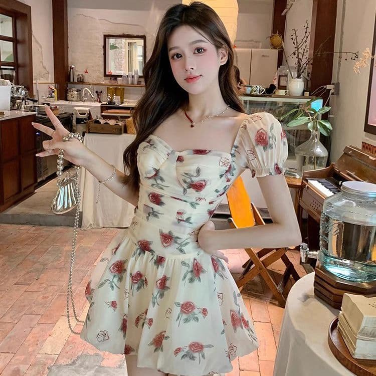 있음 선적 장미 꽃무늬 반팔 한 마디 여성 드레스 여름 새로운 거품 소매 고급 센스 퍼프 미니 스커트 이미지 4