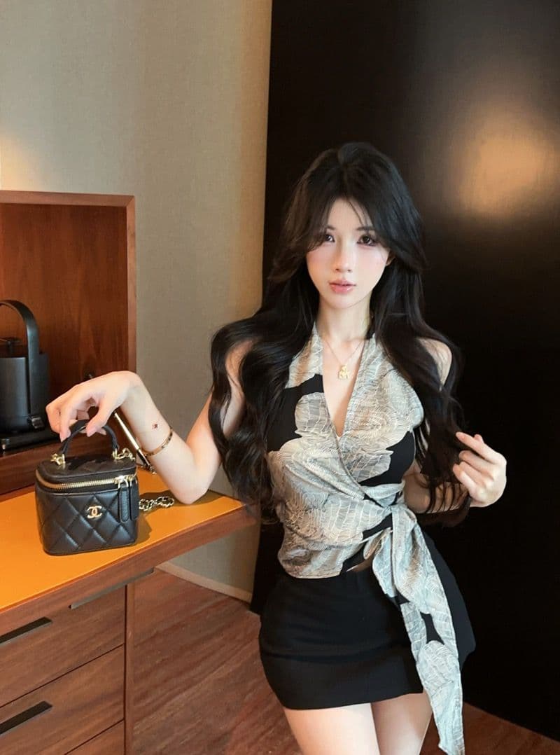 있음 선적 셔틀 제직 그리드 레트로 프린트 십자가 V넥 행침 목 캐미솔 여름 스트랩 몸매 가꾸기 핫걸 맨위 상세 이미지 5